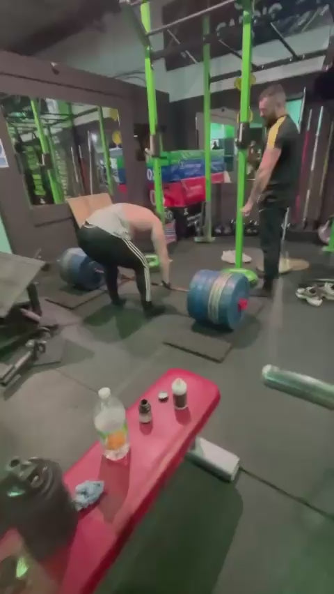 Here is an example of me hitting a 300kg deadlift which, without wraps, I would never have been able to achieve.